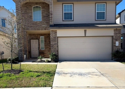 17607 Desmond Street - Photo 1
