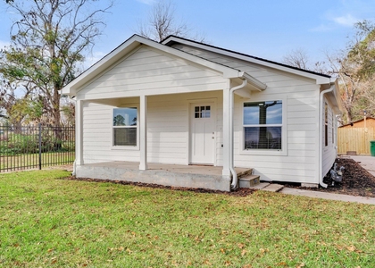 6123 Tuskegee Street - Photo 1