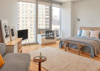 West 54th Street - Photo 1