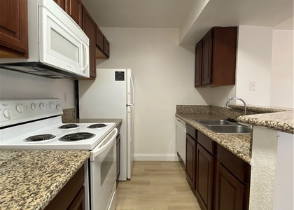 5174 S Jones Boulevard - Photo 1
