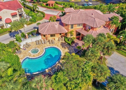 800 Uno Lago Drive - Photo 1