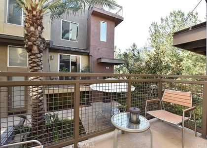 533 Rockefeller - Photo 1