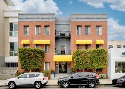 131 S Jackson Street - Photo 1