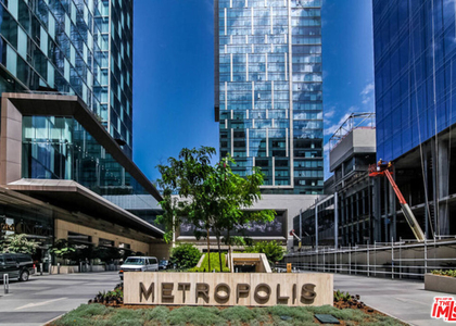 889 Francisco Street - Photo 1