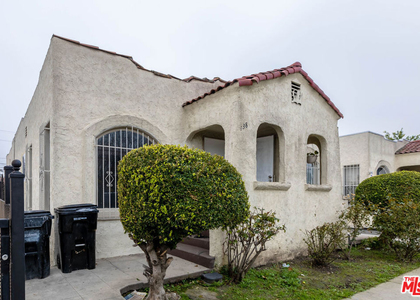 138 W 82nd Street - Photo 1