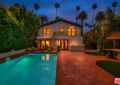 209 N Doheny Drive - Photo 1