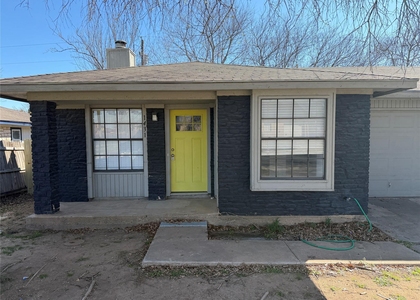 1431 Hyridge Cir - Photo 1