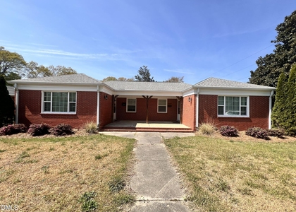 807 N Ellis Avenue - Photo 1