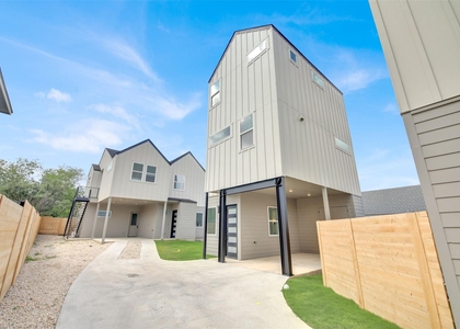 7208 Providence Ave - Photo 1