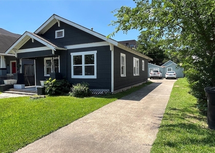 720 E 12th Street - Photo 1