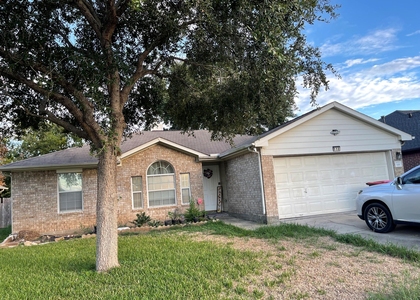 118 Willoughby Court - Photo 1