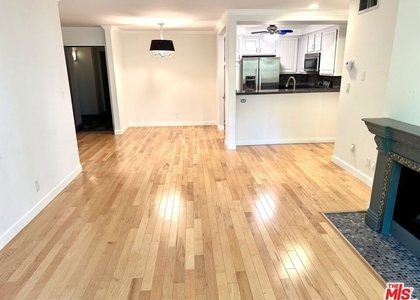 950 N Kings Road - Photo 1