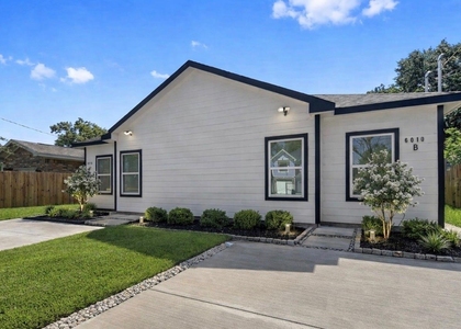 6010 Bobby Burns Street - Photo 1