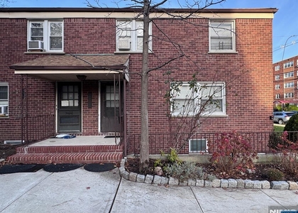 2197 Center - Photo 1