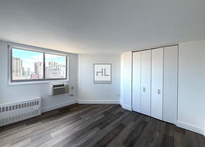 Second Avenue - Photo 1