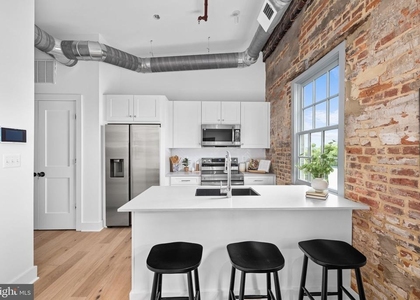 901 King Street - Photo 1