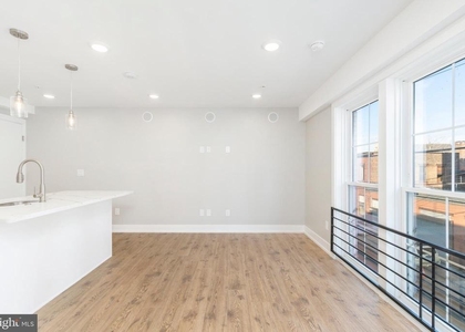 2304 N 9th Street - Photo 1