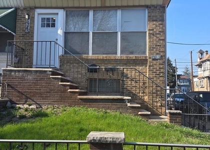 5345 W Berks Street - Photo 1
