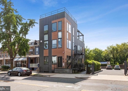 3018 12th Street Ne - Photo 1