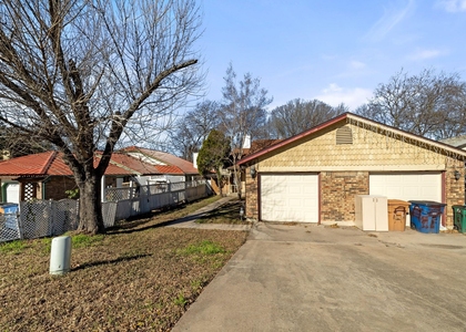 12130 Thompkins Dr - Photo 1