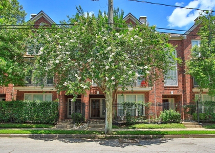 1310 W Webster Street - Photo 1