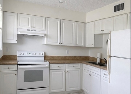 3325 Airport Road N - Photo 1