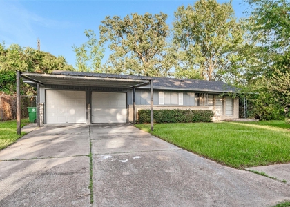 10502 Royal Oaks Drive - Photo 1