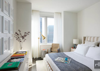 10th Avenue - Photo 1
