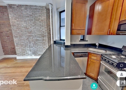 Mott Street - Photo 1