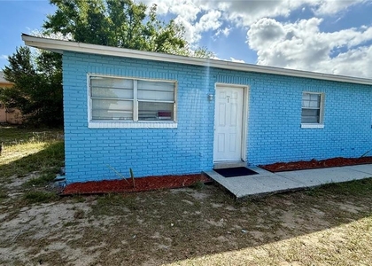 325 W Pierce Street - Photo 1