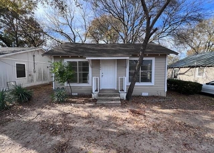 504 Lamar Street - Photo 1