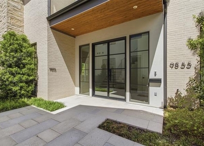 9855 Kingsway Avenue - Photo 1