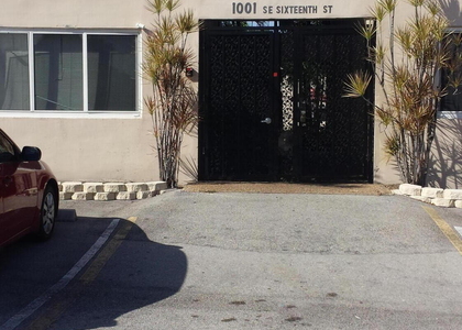 1001 Se 16th Street - Photo 1