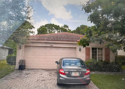 1967 Sw Newport Isles Boulevar - Photo 1