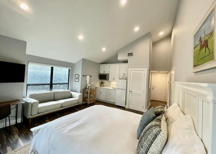 11863 Wimbledon Circle - Photo 1