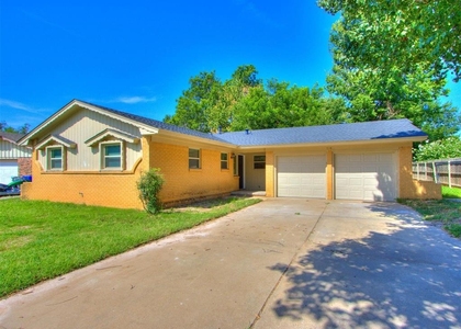 306 S Mercedes Drive - Photo 1
