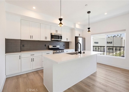 21721 Hart - Photo 1