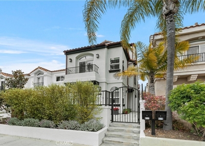 617 8th Street - Photo 1