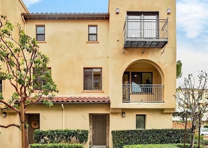 809 Anaheim Blvd - Photo 1