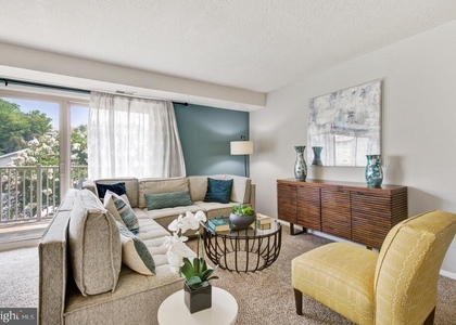 102 Idlewild Drive - Photo 1