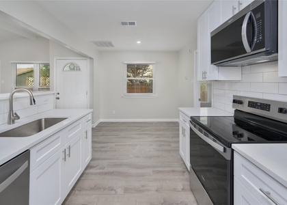 520 Cutty Trl - Photo 1