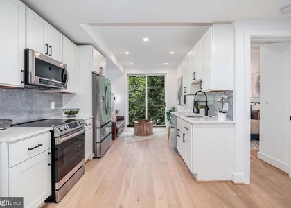 2601 30th Street Ne - Photo 1