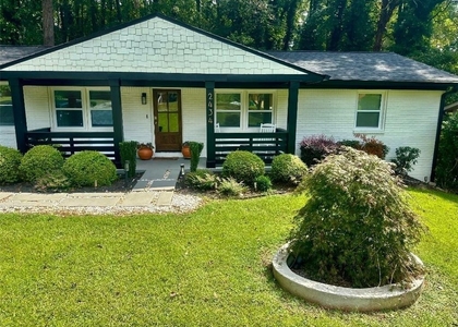 2434 Rockcliff Road Se - Photo 1