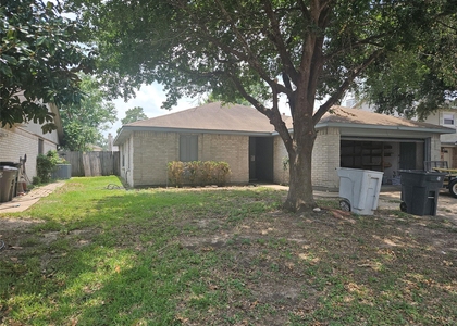 18539 Lippizaner Drive - Photo 1