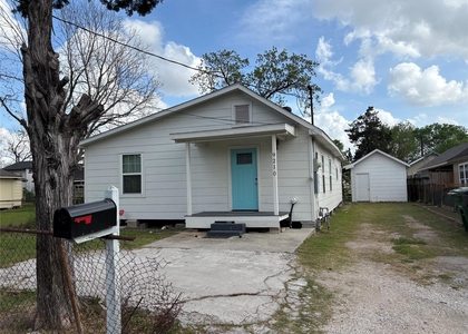 9210 E Avenue O - Photo 1
