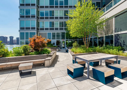 Center Boulevard - Photo 1