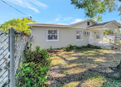 2701 N Fremont Avenue - Photo 1