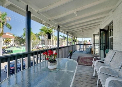 209 W Olympia Avenue - Photo 1