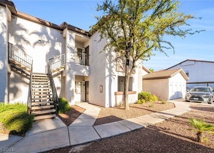 2615 W Gary Avenue - Photo 1