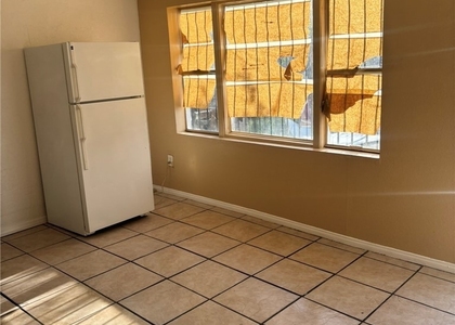 1118 Laurel Avenue - Photo 1